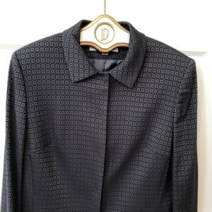 Tahari by Arthur S Levine Fully Lined Coat w/Princess Seams For A Fitted Style